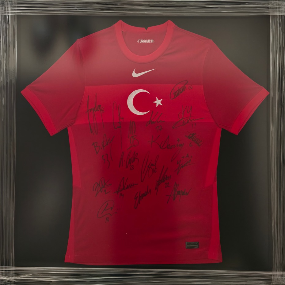 A Milli Takım İmzalı Forma